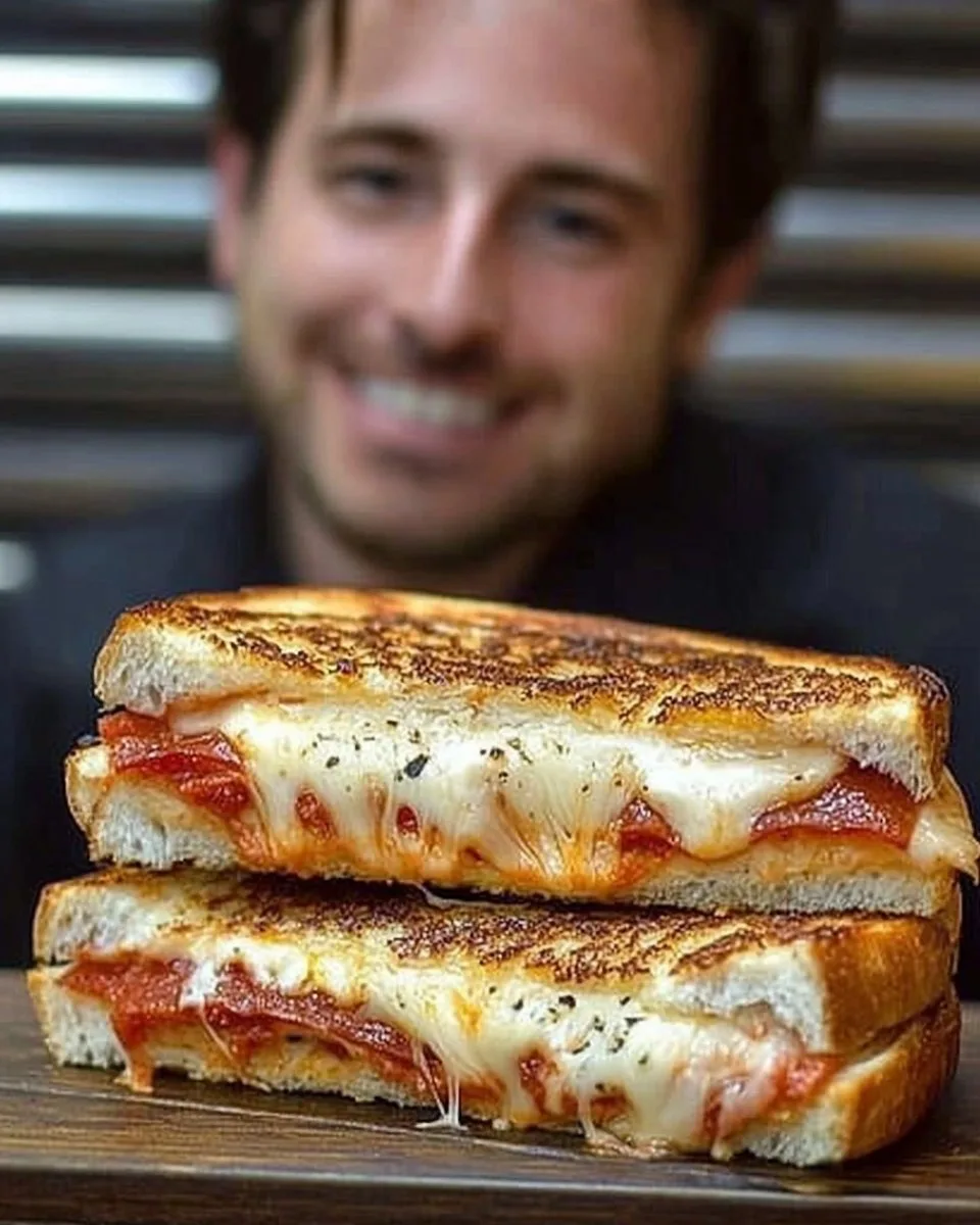 Pizza Grilled Cheese: Ultimate Comfort Food Recipe