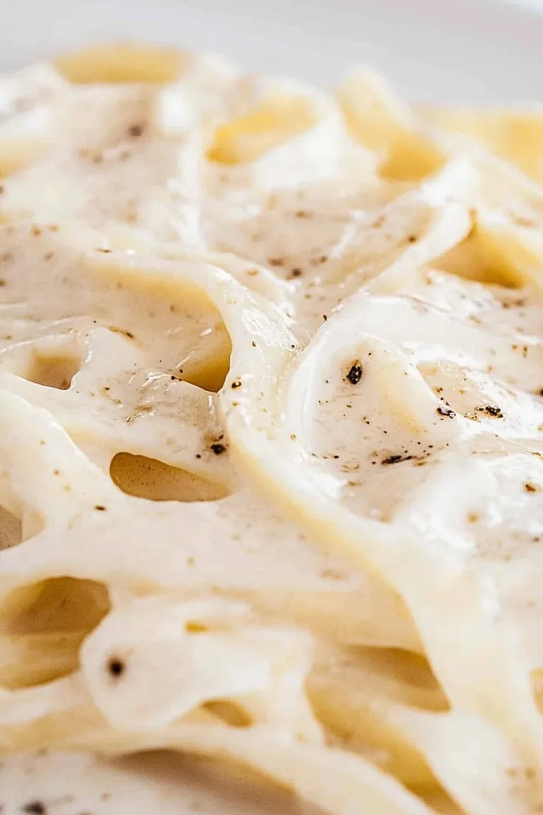Creamy Roasted Garlic Alfredo Sauce Recipe